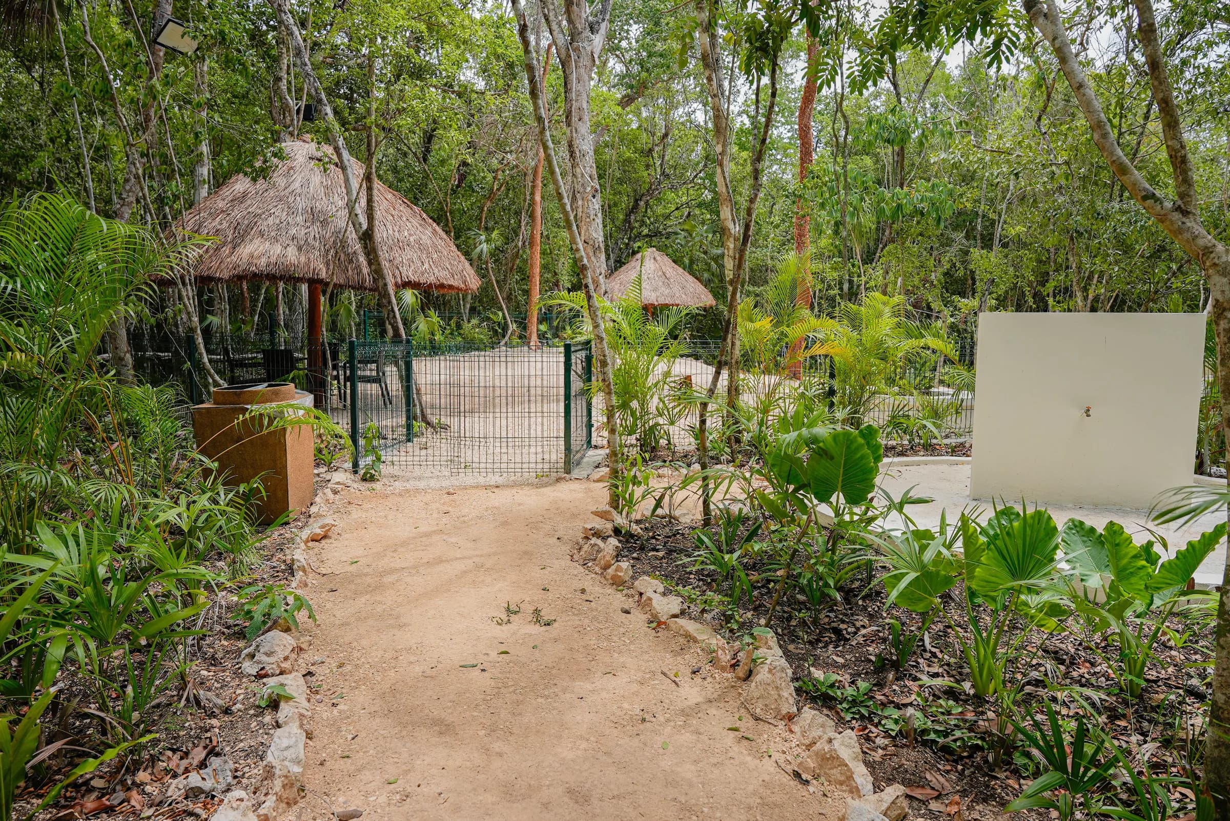 Lotes y Casas en Comunidad residencial cerca de Xpuha - 49