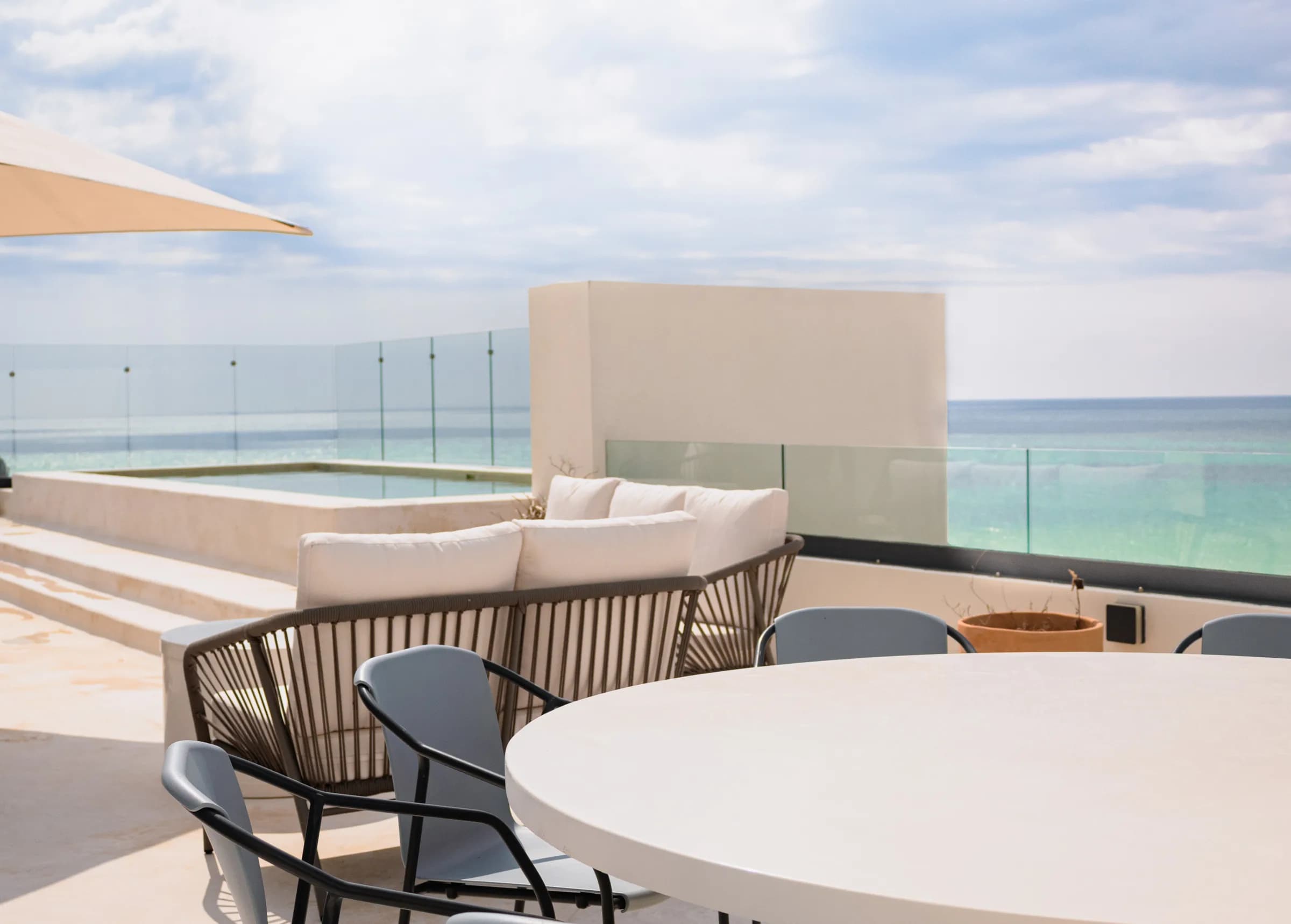 Departamento con Alberca Privada Frente al Mar thumb 3