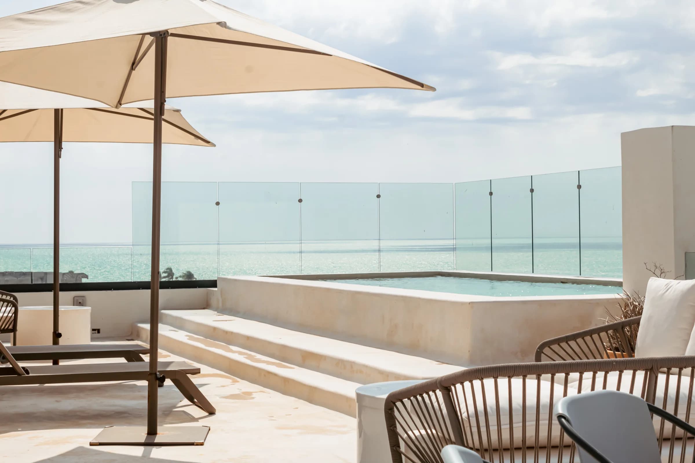 Departamento con Alberca Privada Frente al Mar thumb 4