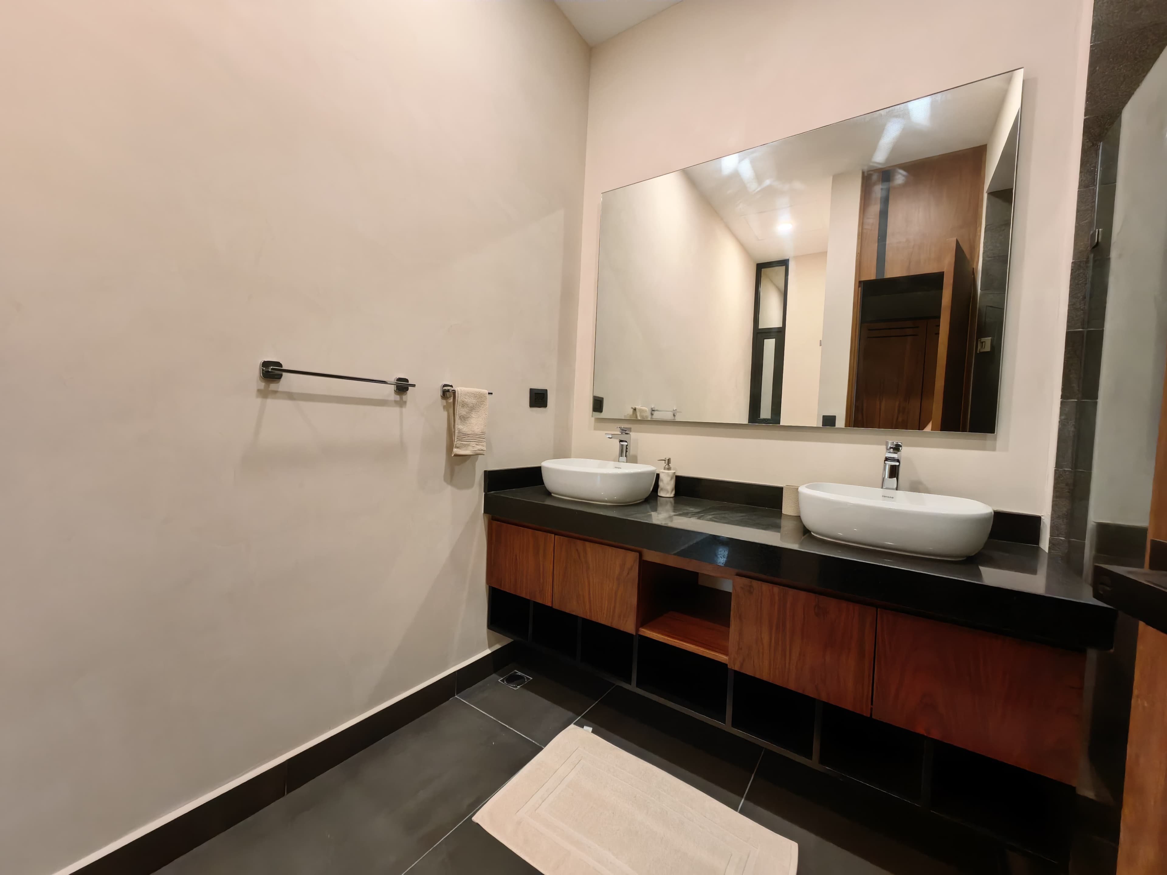 UMMBAL LUXURY CONDOS thumb 3