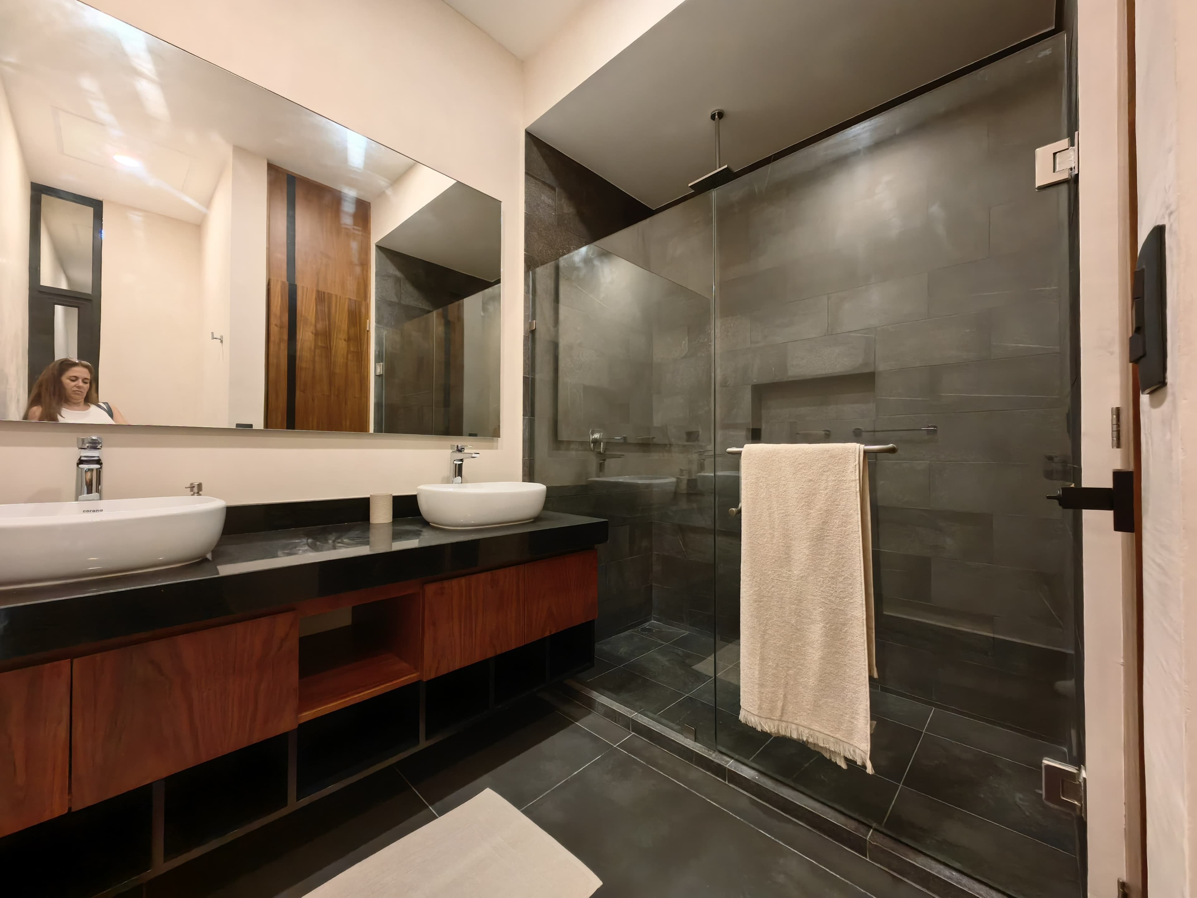 UMMBAL LUXURY CONDOS thumb 4