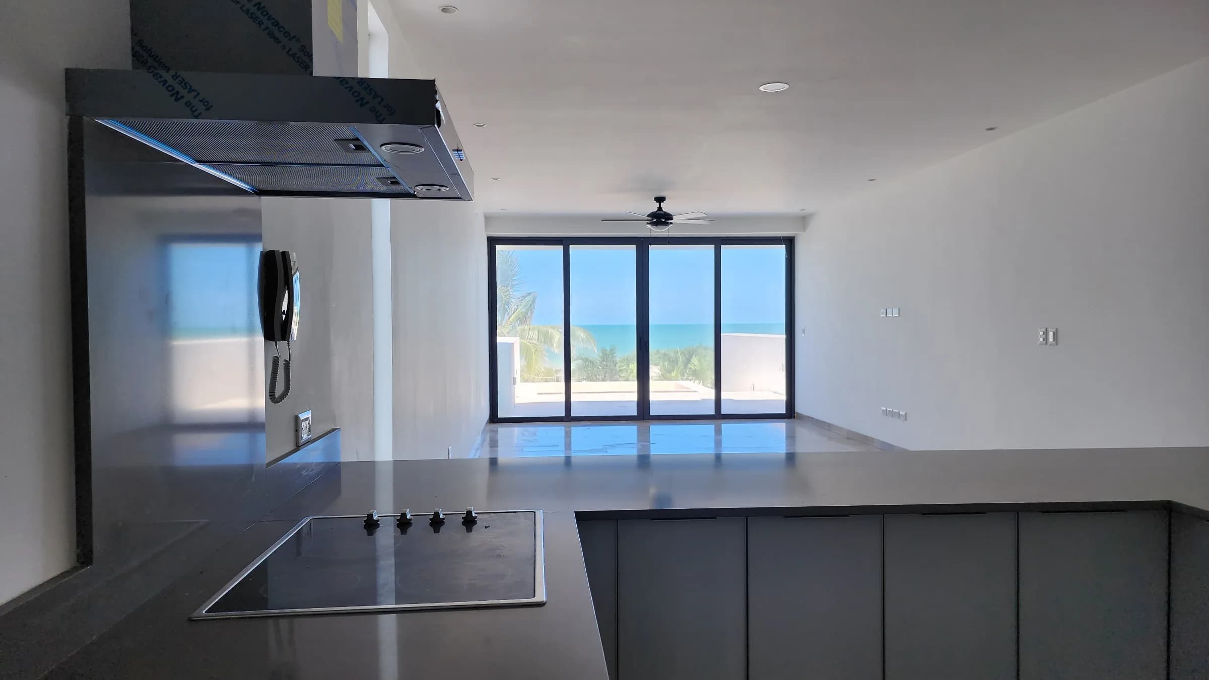 Departamento con alberca privada con vista frente al mar thumb 3